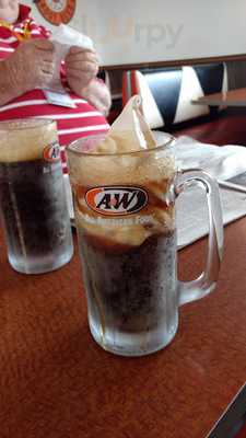 A&W Restaurant, Visalia