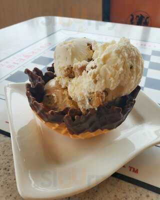 Oberweis Ice Cream and Dairy Store, Troy