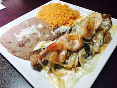 Los Primos Restaurant Bar & Grill, Bowling Green