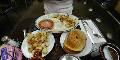 George's Luncheonette, Easton