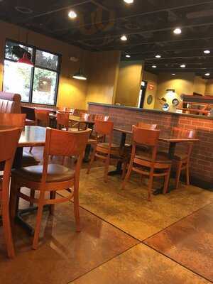 Pizza Hut, Visalia