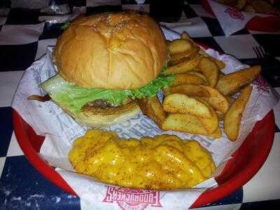 Fuddruckers