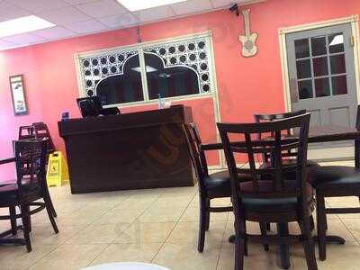 Raja's Curry And Grill