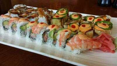 Sushi & Rolls, Livonia