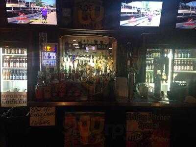 Sports Locker Bar & Grill, Livonia