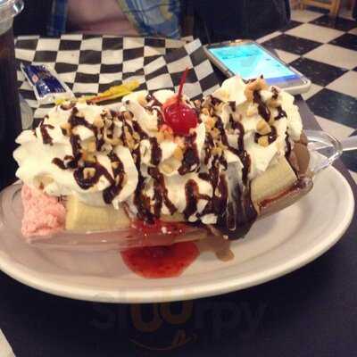 Clinton's Soda Fountain