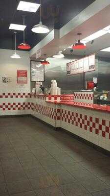 Five Guys, Yuma