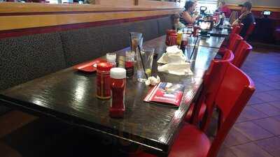 Red Robin Gourmet Burgers, Meridian