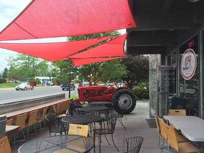 Red Tractor Pizza, Bozeman