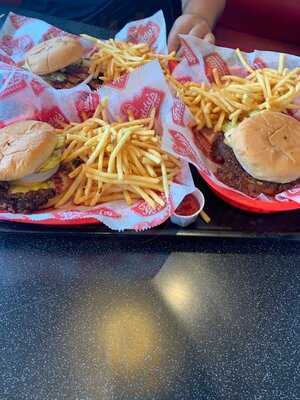 Freddy's Frozen Custard & Steakburgers, Yuma