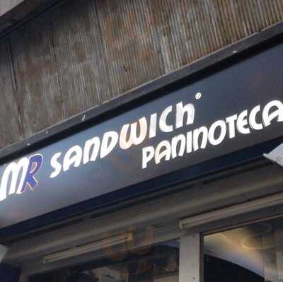 Mr. Sandwich, Roma