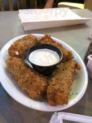 Pluckers Wing Bar, Grapevine