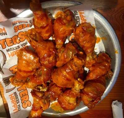 Hooters