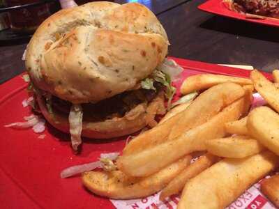 Red Robin Gourmet Burgers, Nashua