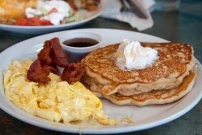 La Cabana Bakeshop and Restaurant, Trenton