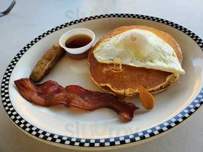 Black Bear Diner, Downey