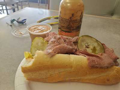 Val's Deli, Milford