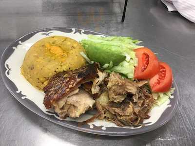 El Gustazo Puerto Rican Restaurant