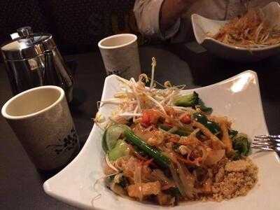 Green Basil Vietnamese & Seafood, Suwanee