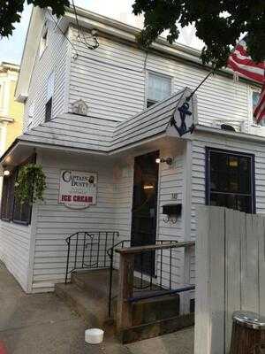 Captain Dusty's Ice Cream, Salem