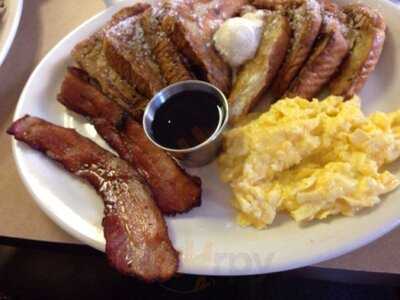 Dayday's BBQ & Waffle House, Pomona