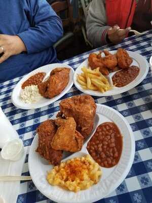 Gus's World Famous Fried Chicken