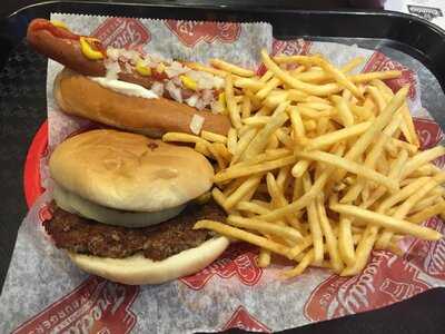 Freddy’s Frozen Custard & Steakburgers, Rogers