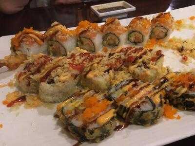 Yu-Ka Sushi Bar Roll & Pho, Suwanee