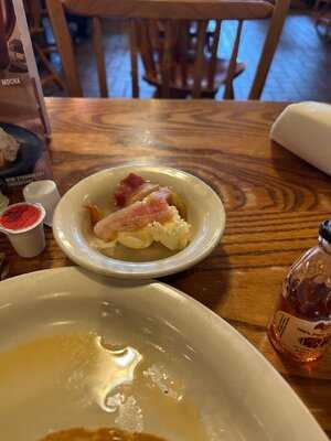 Cracker Barrel Old Country Store, Suwanee