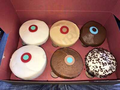 Sprinkles Cupcakes and Ice Cream, Thousand Oaks