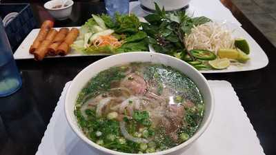 Pho Vina, Pomona