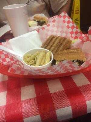 Weezie's Deli and Gifts, Tupelo