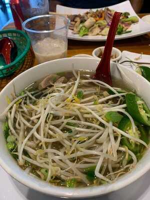 Wow Pho and Grill, Woodstock