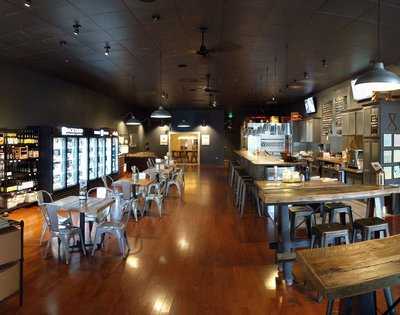 Backyard Bottleshop & Taproom, Murrieta