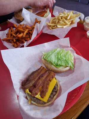 Weevil Burger, La Mesa