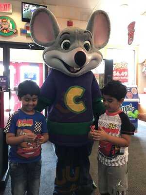 Chuck E. Cheese