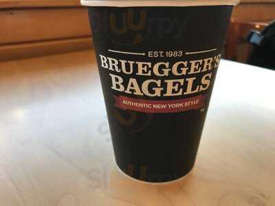 Bruegger's Bagels, Brookline