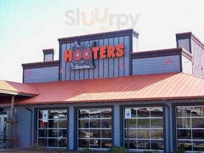 Hooters