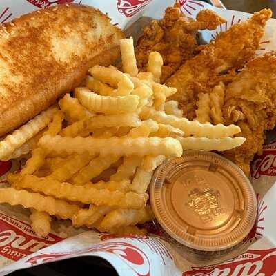 Raising Cane's Chicken Fingers, Vista