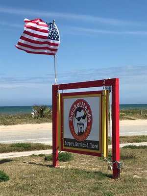 BucketHeads Beachside BBQ, Ormond Beach