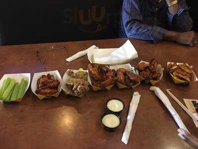 Buffalo Wild Wings Grill & Bar, Slidell