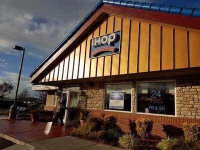 IHOP, Tracy