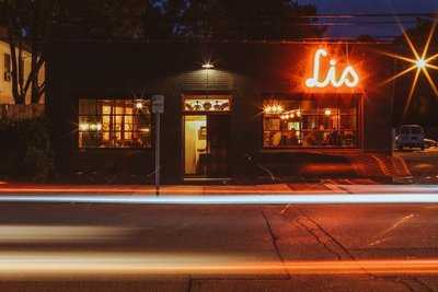 Lis Bar, Kingston