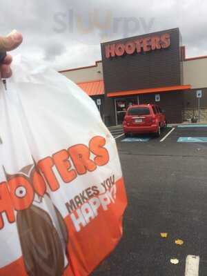 Hooters, Mishawaka