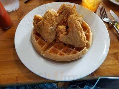 Nana's Chicken-n-waffles