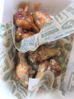 Wingstop, Carson