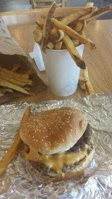 Five Guys, Dalton