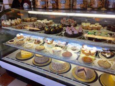 Hummingbird Bakery & Dessert Bar, Vallejo