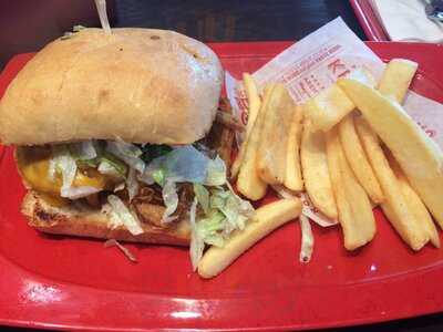 Red Robin Gourmet Burgers, Hemet