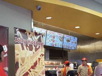 Jollibee, Carson